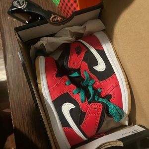 Red black Nike 1s 6c